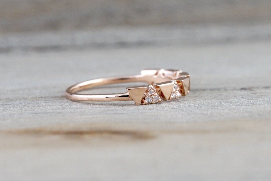 14k Rose Gold Infinity Twist Arrow Crossover Triangle Diamond Engagement Band Brilliant Cut - Brilliant Facets