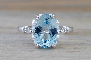 14k White Gold 11x9mm Oval Aquamarine And Diamonds - Brilliant Facets