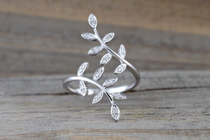 14k White Gold Diamond Open Leaf Petal Vintage Design Ring Love Cocktail - Brilliant Facets