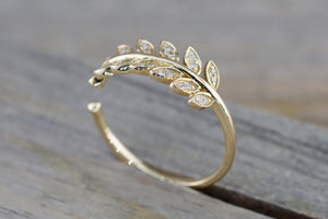 14kt Yellow Gold Diamond Leaf Petal Vine Ring