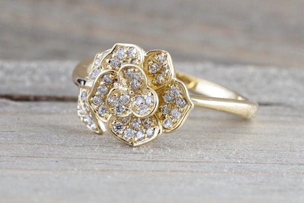 14kt Gold Diamond Flower Petal Floral Ring FR010001