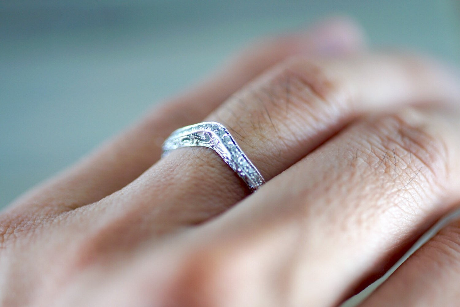 14 Karat White gold Diamond Milgrain Vintage 3 Face Curve V Groove Ring Engagement Wedding Band - Brilliant Facets