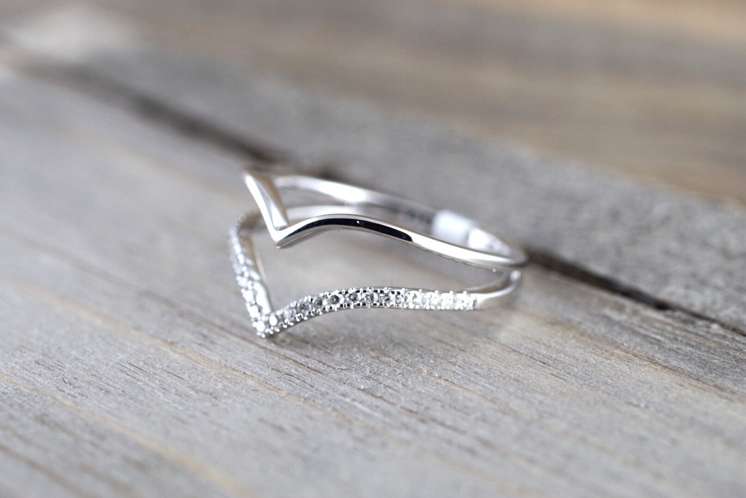 14k White Gold Arrow Double Row Diamond Fashion Ring Pointer Band - Brilliant Facets