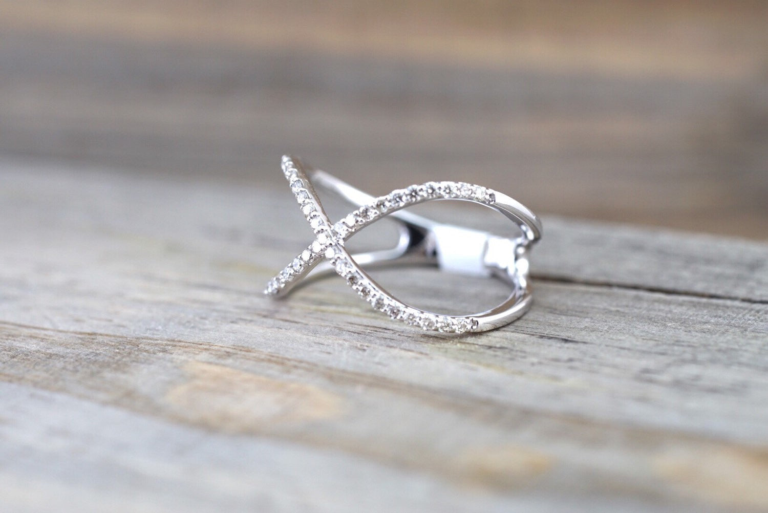 X Cross 14k White Gold Diamond Adjustable Love Promise Ring Band Shaped Large Fashion 0.30 carats