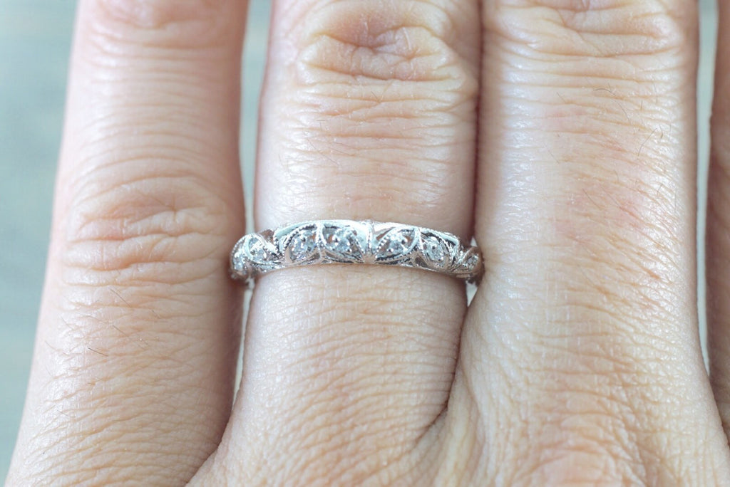 14kt White Gold Diamond Milgrain Etching Vintage Band Ring